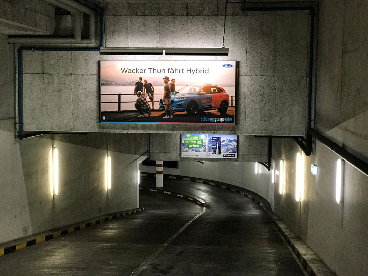 Schönegg Garage Hybrid-Kampagne Plakat